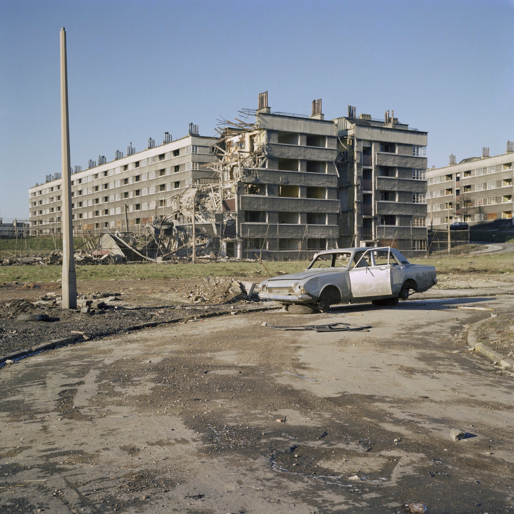 Abandoned car, Wright House, Quarry Hill Flats, Leeds, 1978 - 7x9" Print