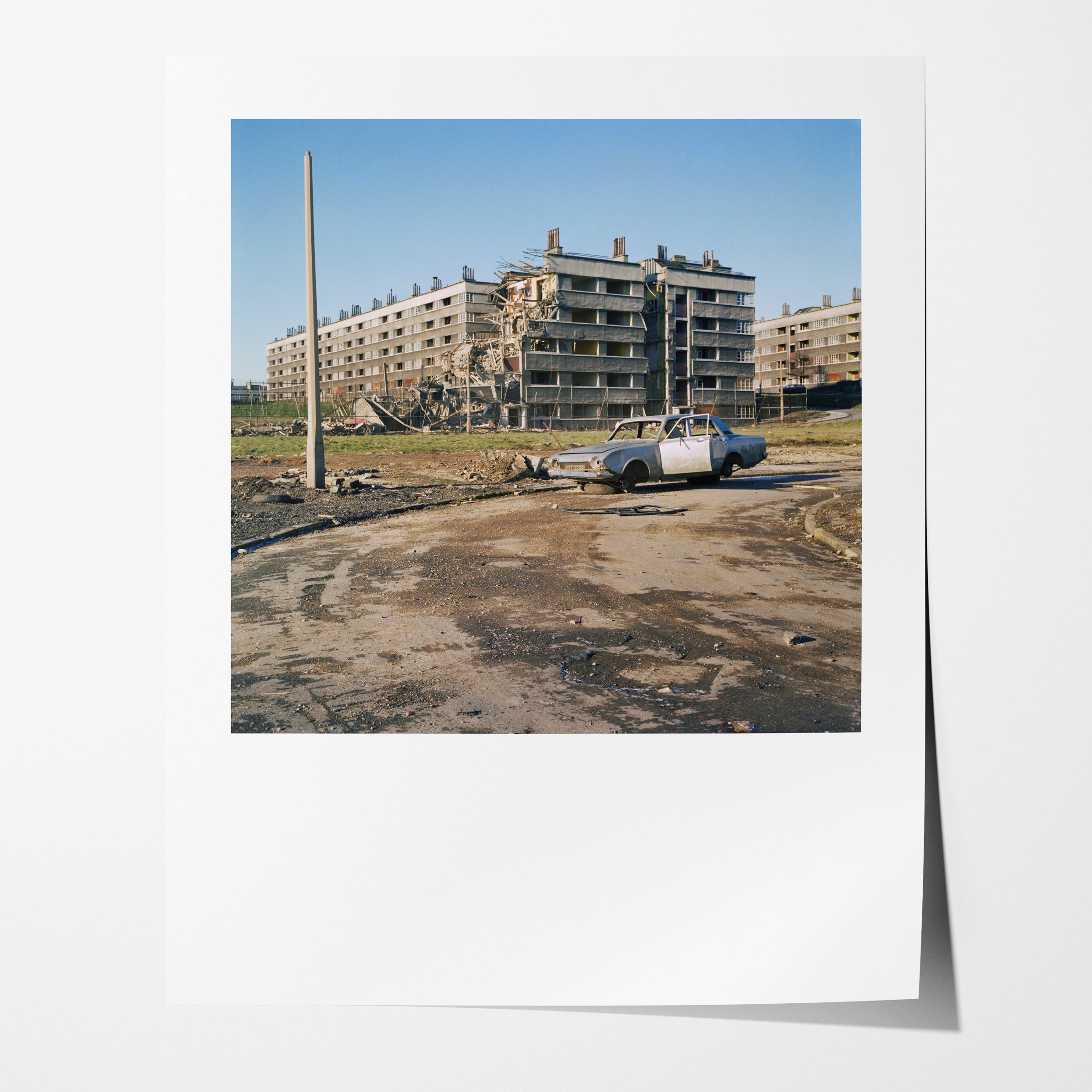 Abandoned car, Wright House, Quarry Hill Flats, Leeds, 1978