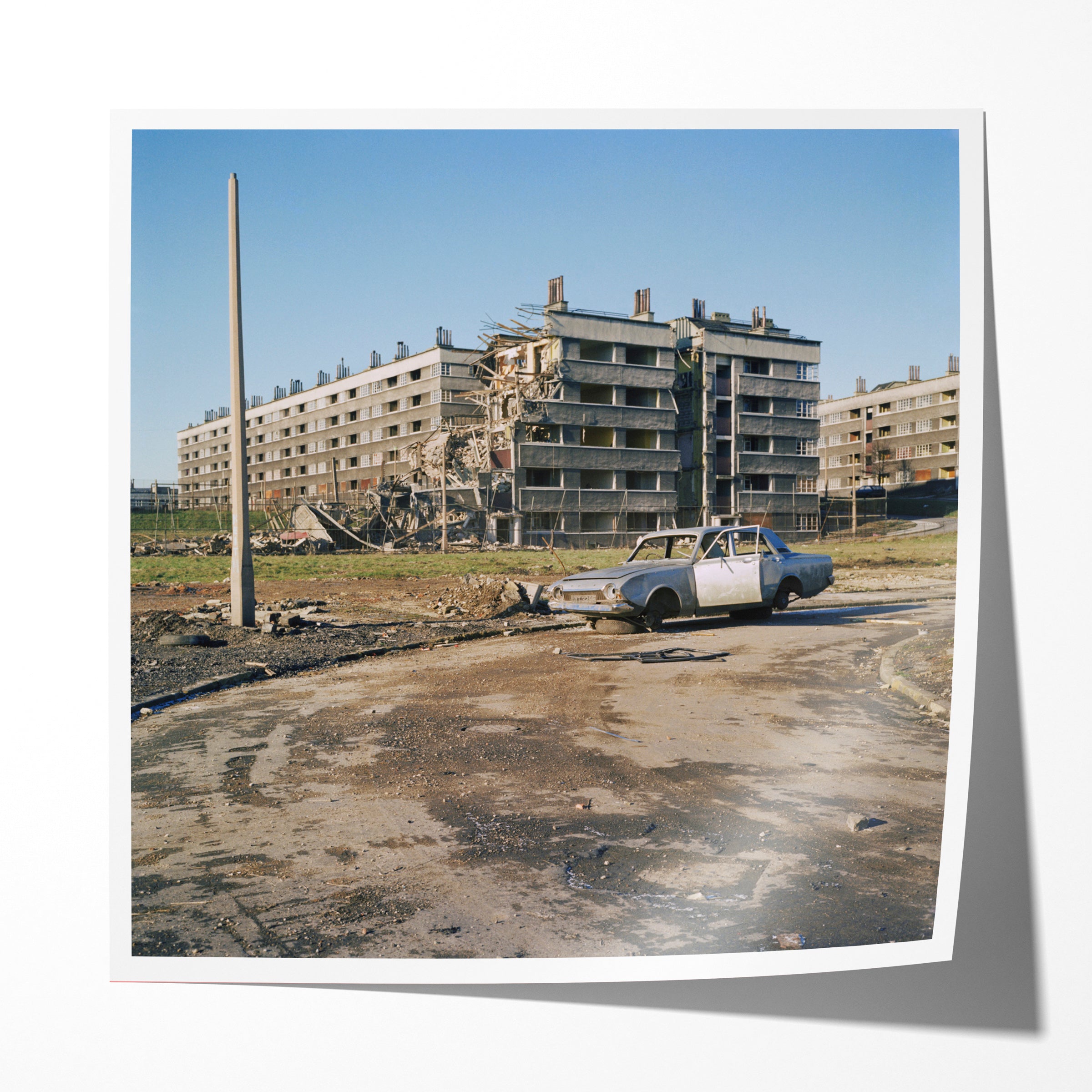 Abandoned car, Wright House, Quarry Hill Flats, Leeds, 1978